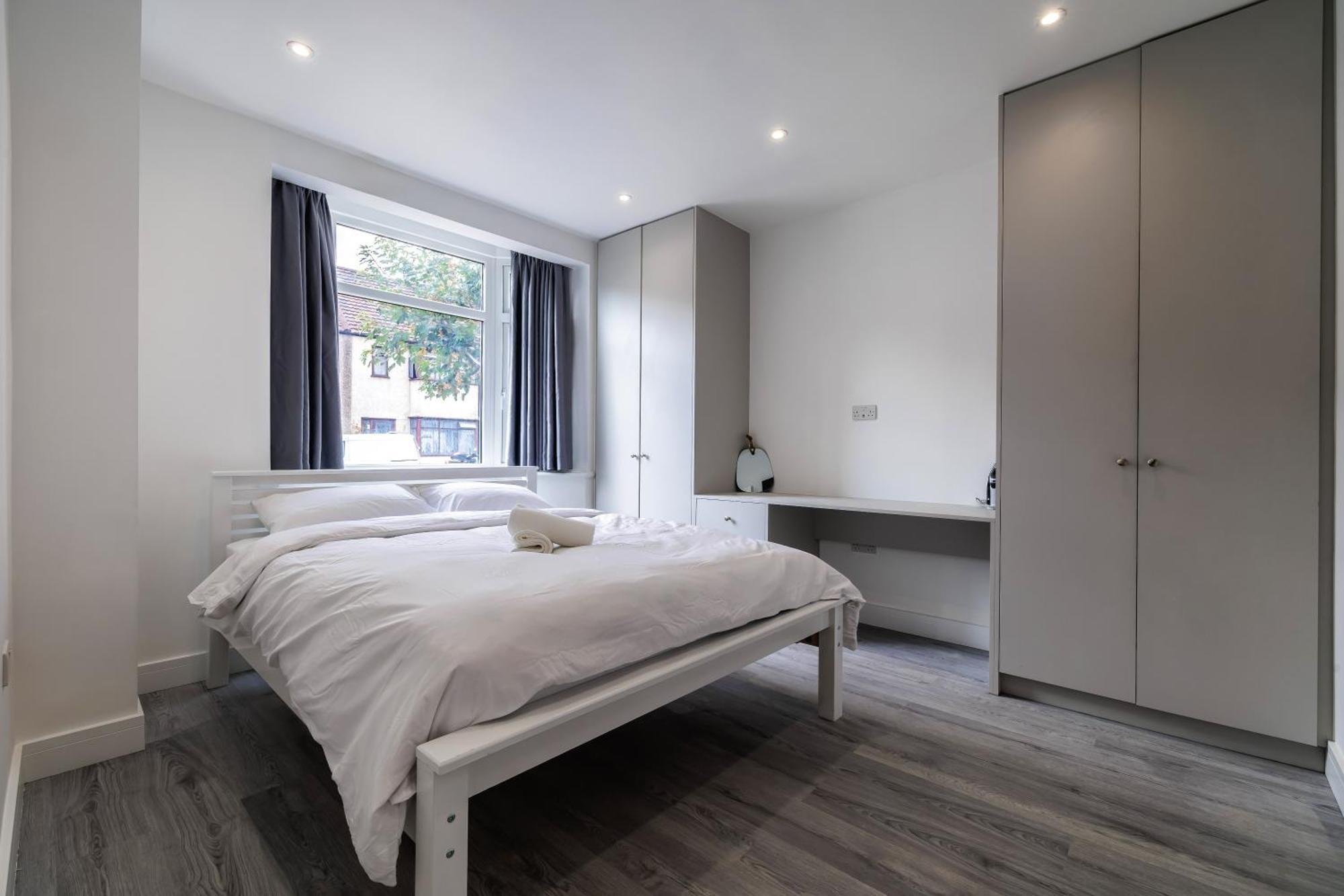 Modern Home With Driveway Parking For 2 Vehicles, Near Tottenham Hotspur Stadium, White Hart Lane Train Station London Ngoại thất bức ảnh